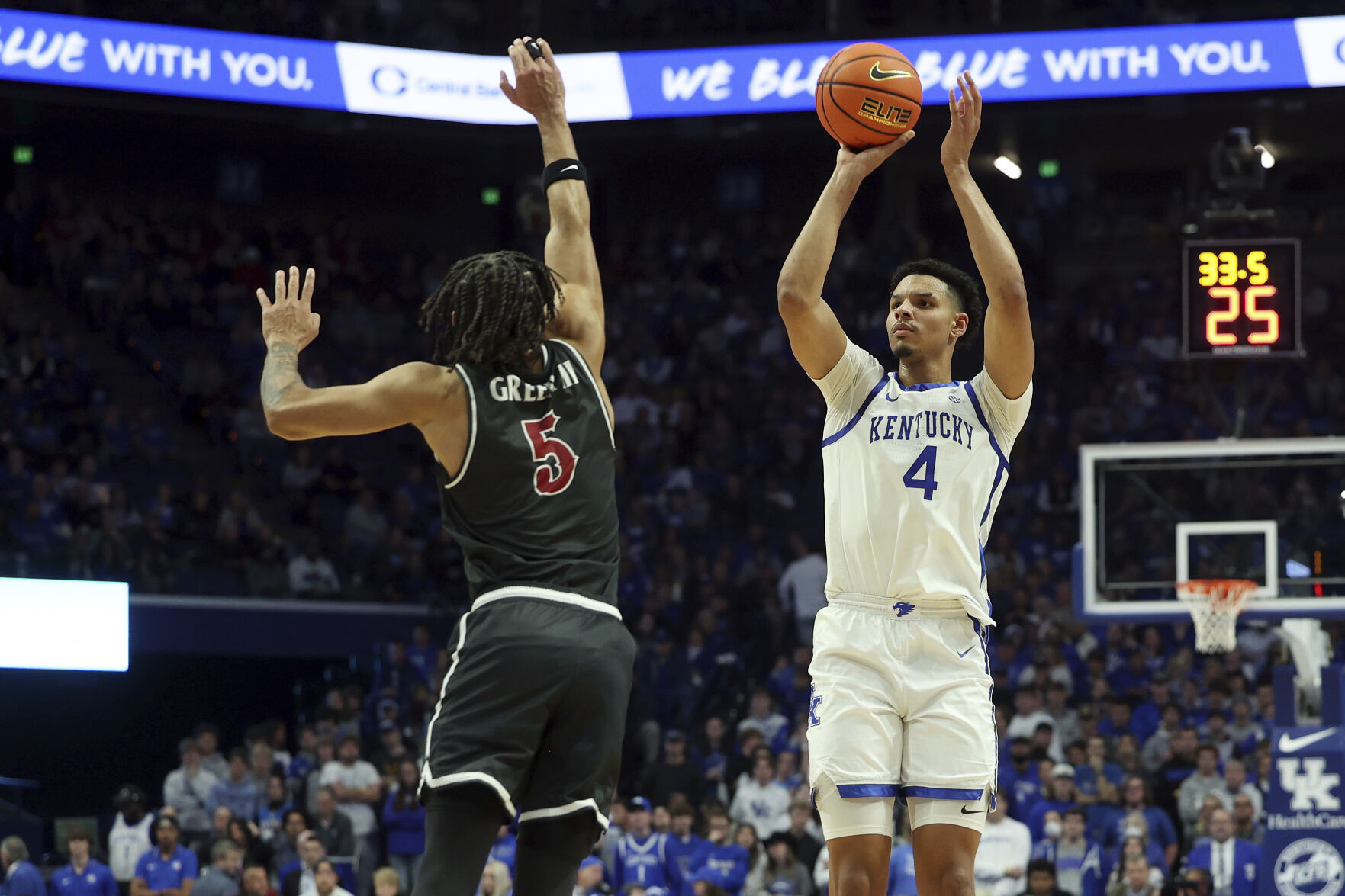 Mitchell scores 22 points to lead No. 16 Kentucky to a 96-88 overtime win over Saint Joseph's